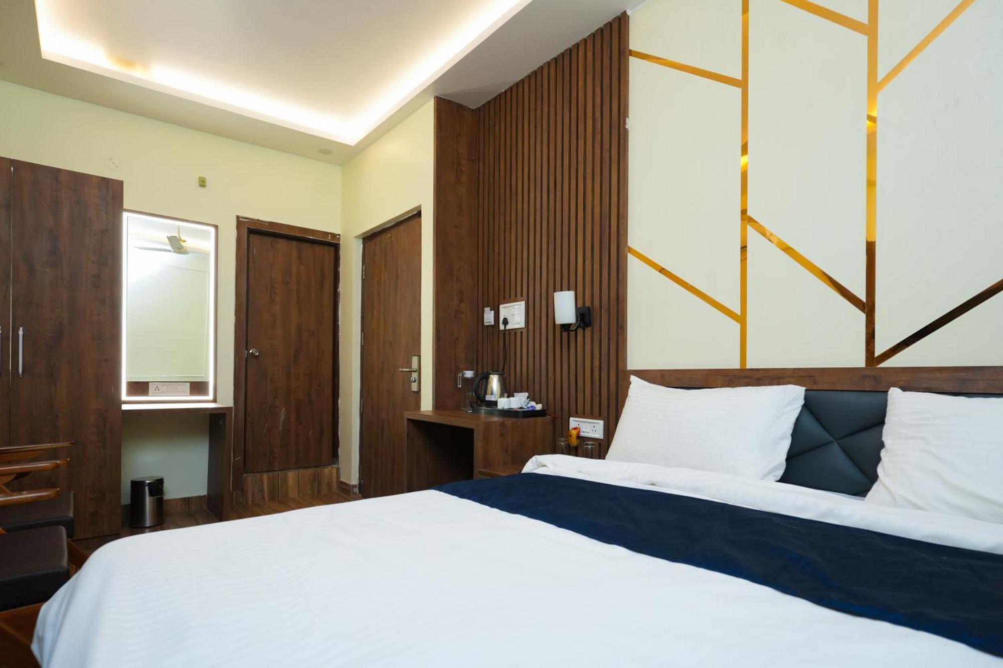 Hotel Pavitra Purnia Zewnętrze zdjęcie