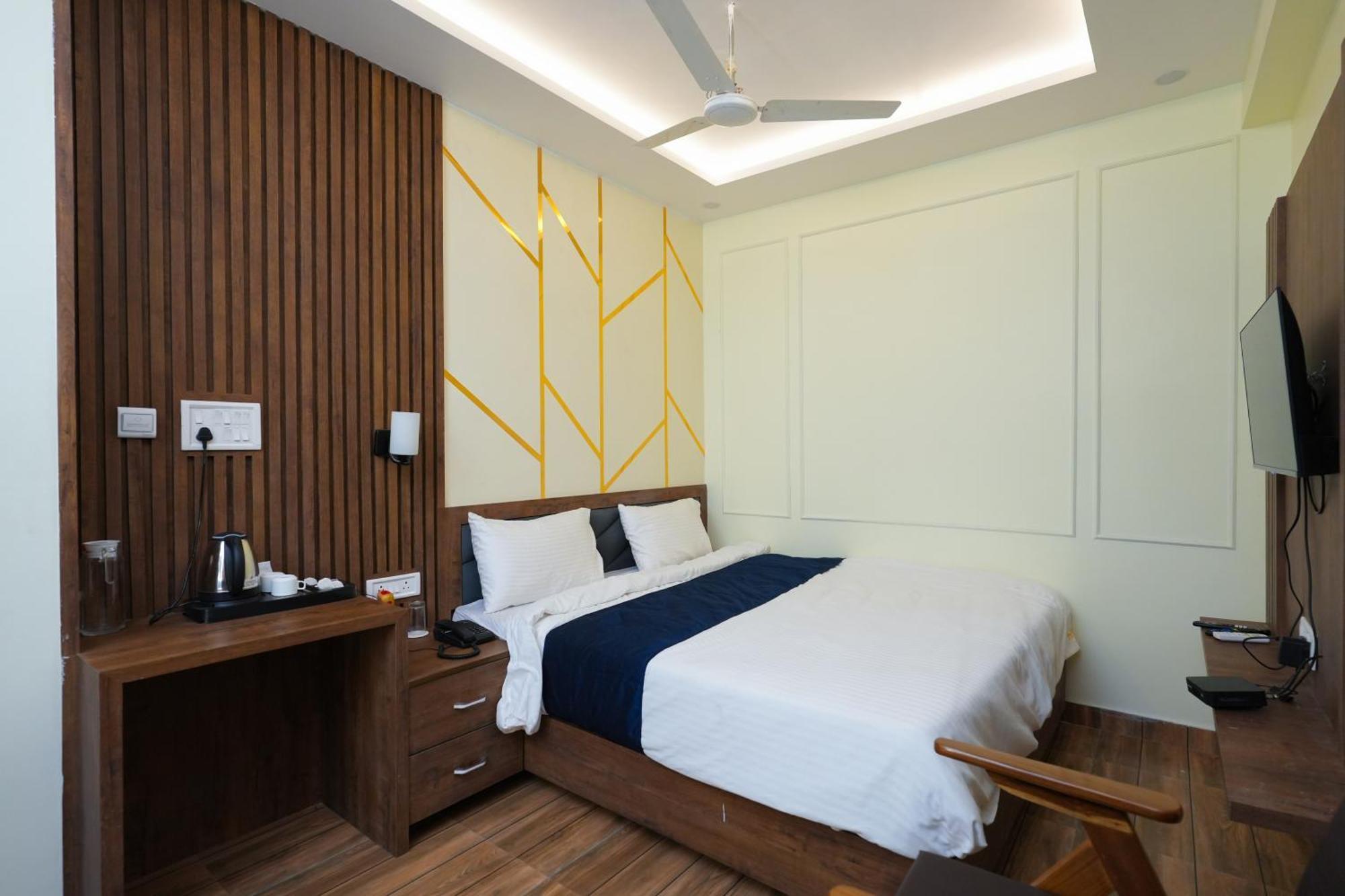 Hotel Pavitra Purnia Zewnętrze zdjęcie